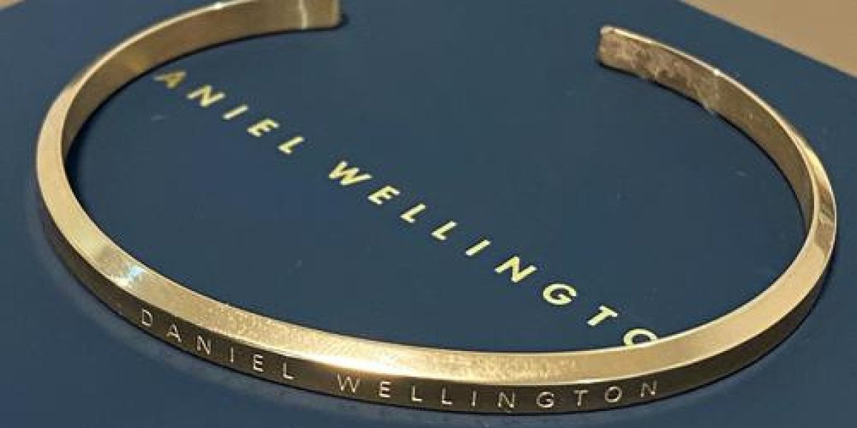 DW情侣对表、戒指、手环专柜指南：Daniel Wellington ELAN玫瑰金戒指等经典款推荐