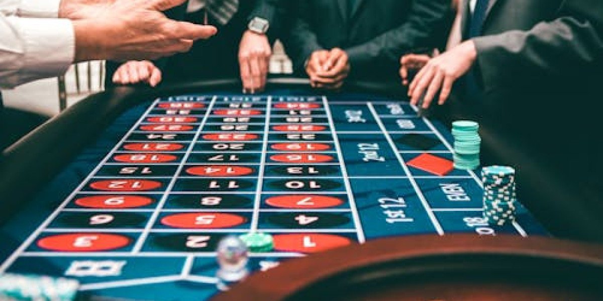 Predictive Analytics in Online Gaming: Leveraging Data to Enhance User Experience and Profitability